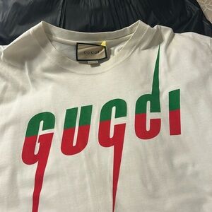 Men’s authentic Gucci blade Tee logo shirt